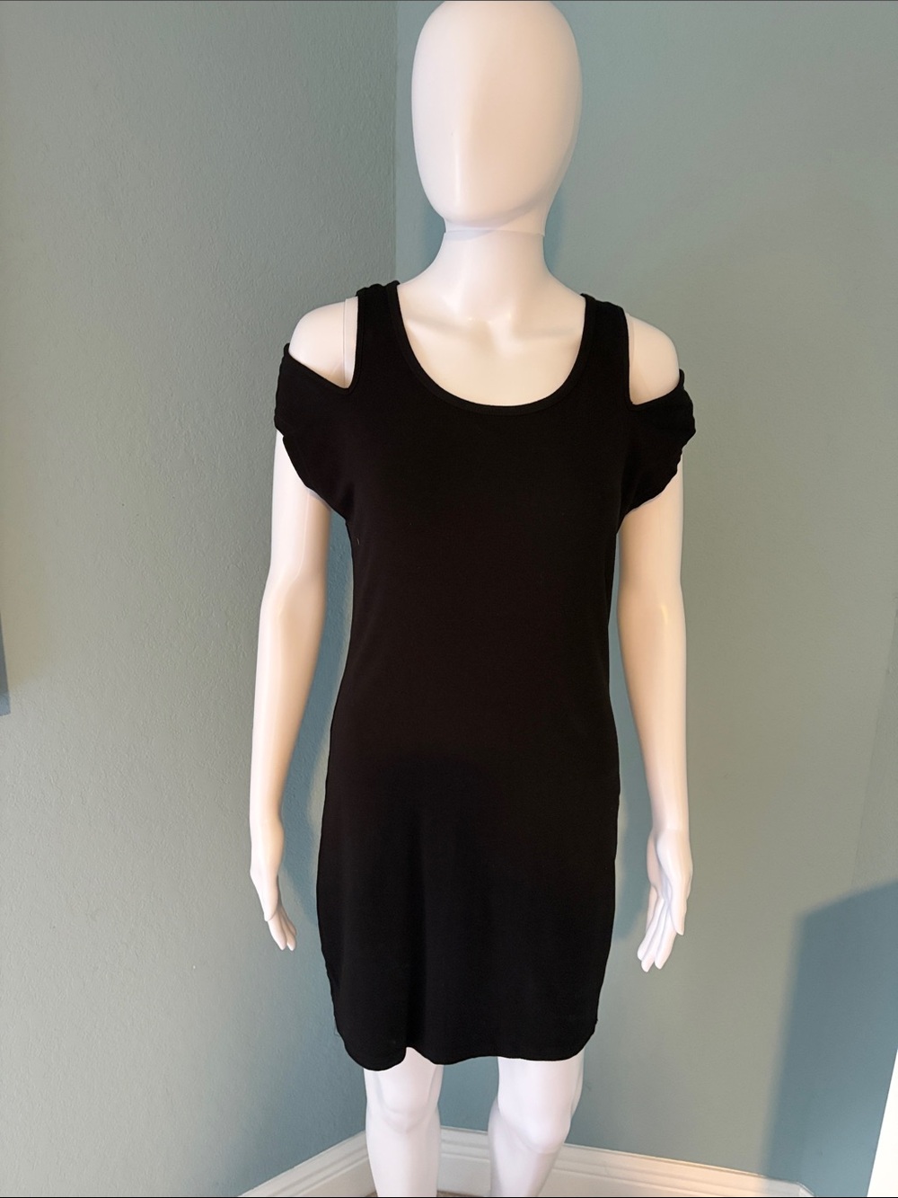 Athleta Black Cold-Shoulder Tunic Top